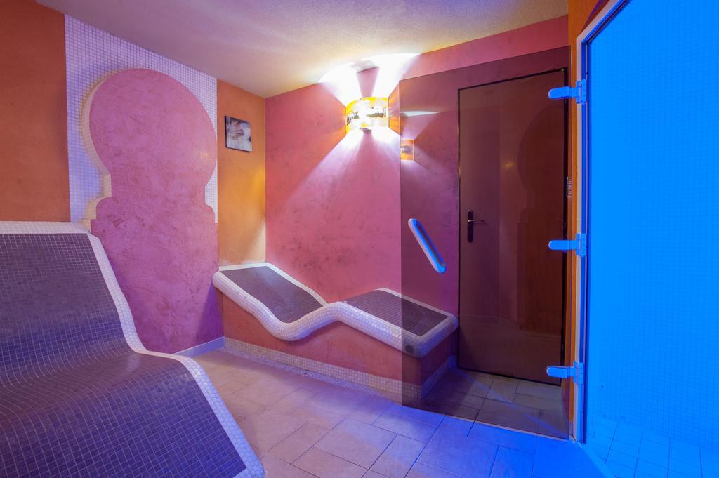 Hotel Magnus Тренчин Экстерьер фото
