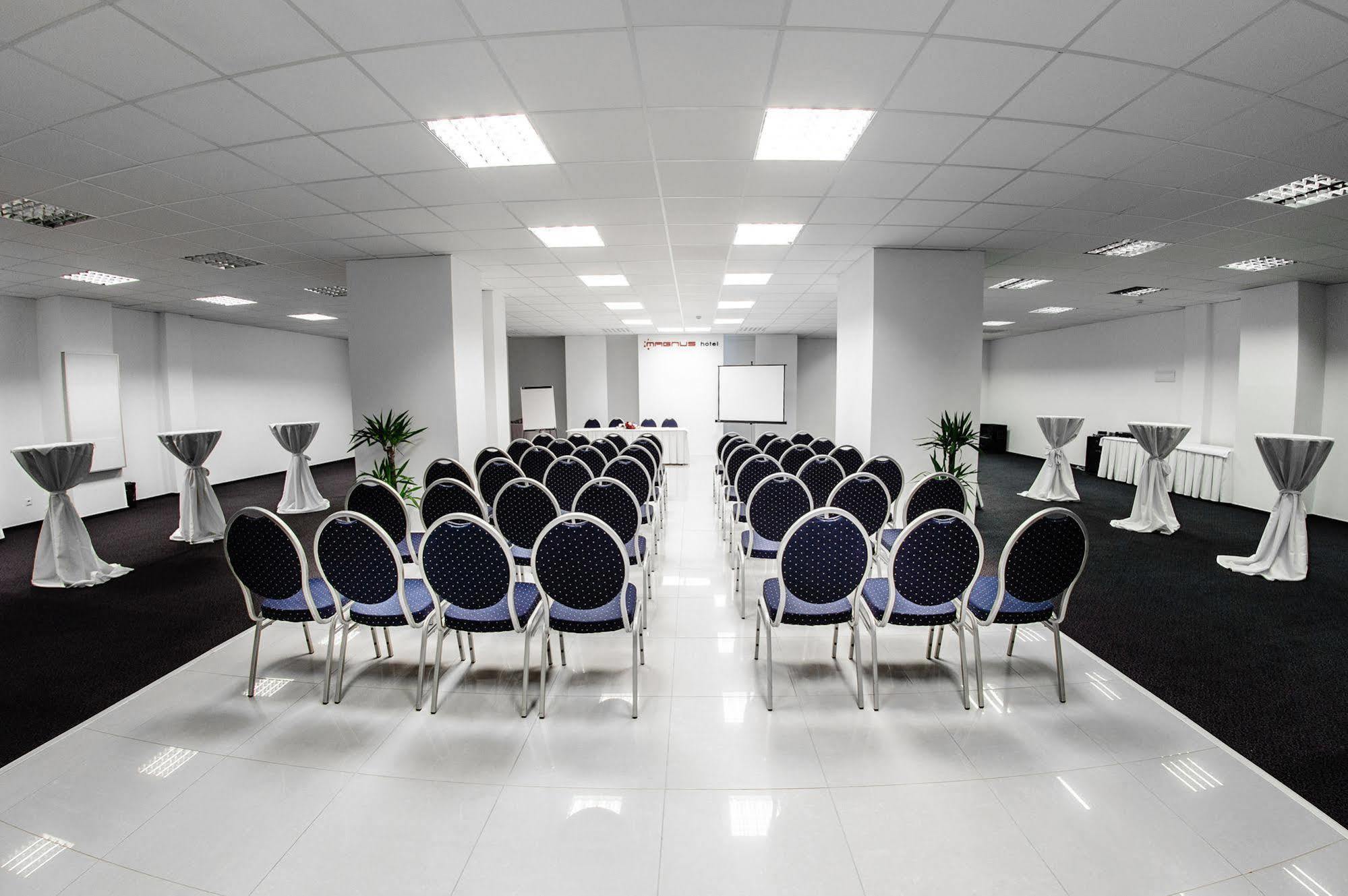 Hotel Magnus Тренчин Экстерьер фото