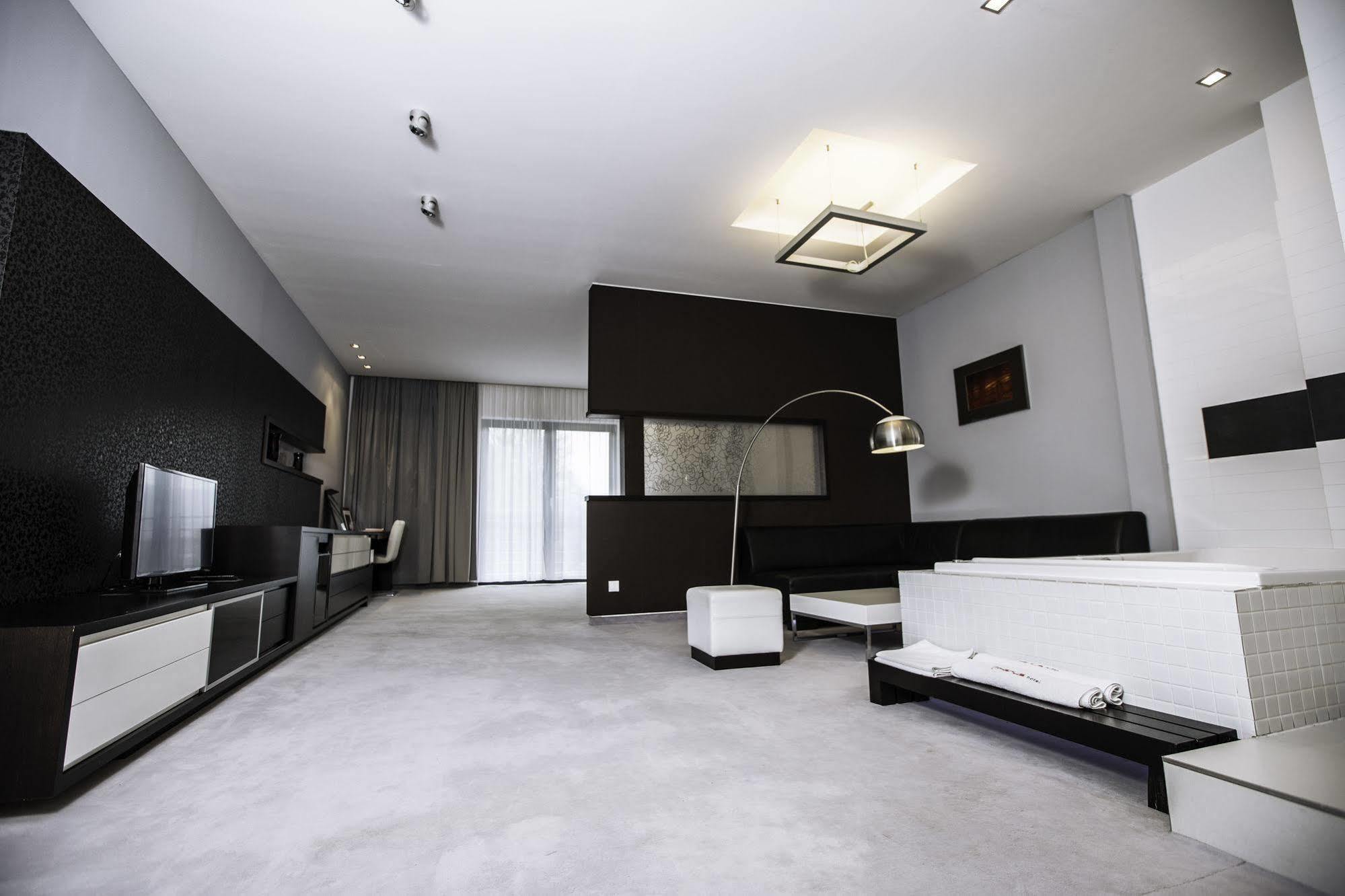 Hotel Magnus Тренчин Экстерьер фото