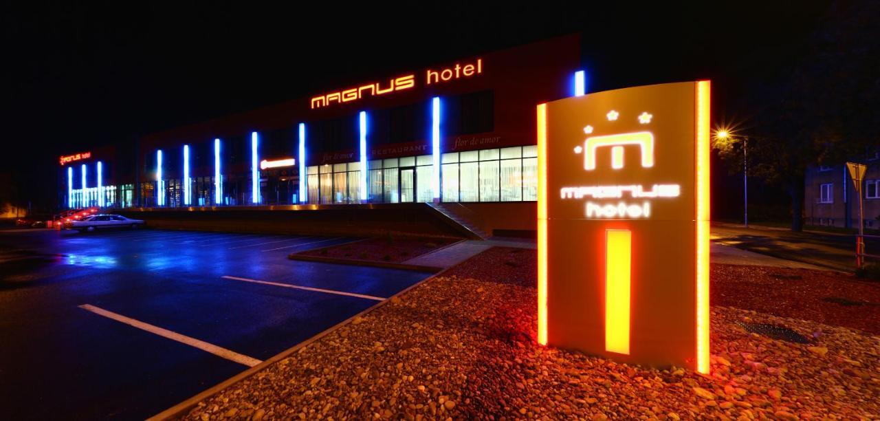 Hotel Magnus Тренчин Экстерьер фото