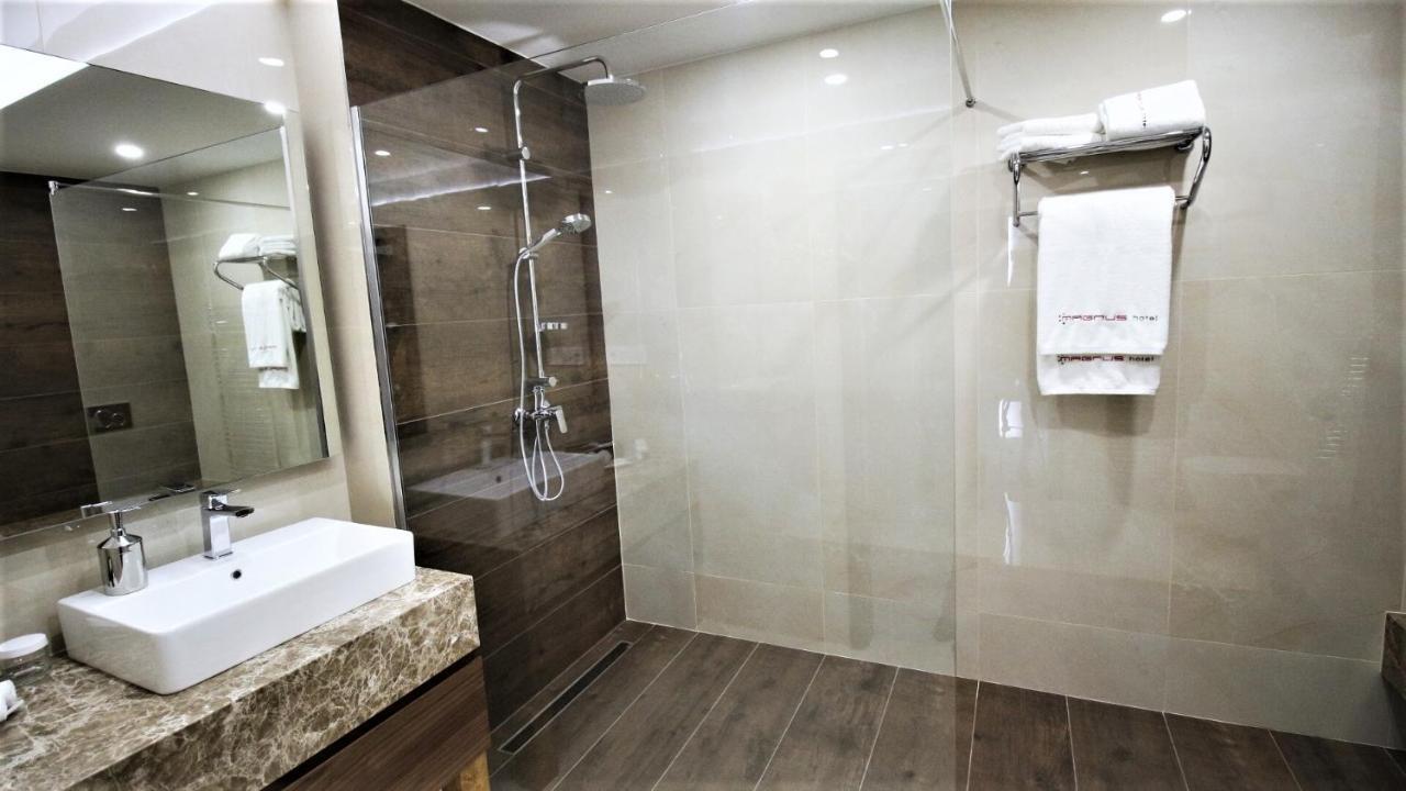 Hotel Magnus Тренчин Экстерьер фото